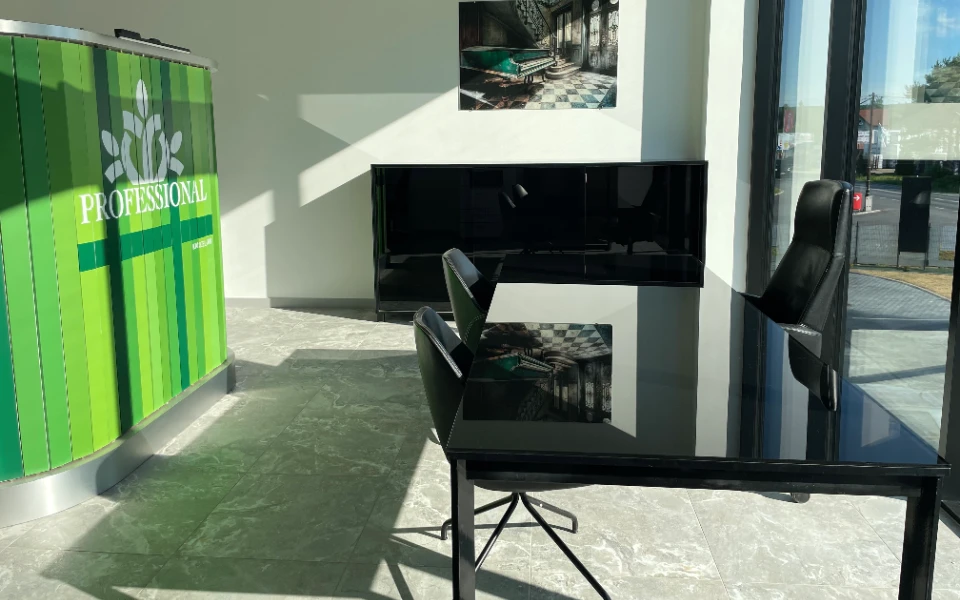 Recepcja i&nbsp;stół w&nbsp;biurze